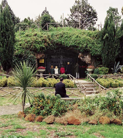 Grotta di Lourdes